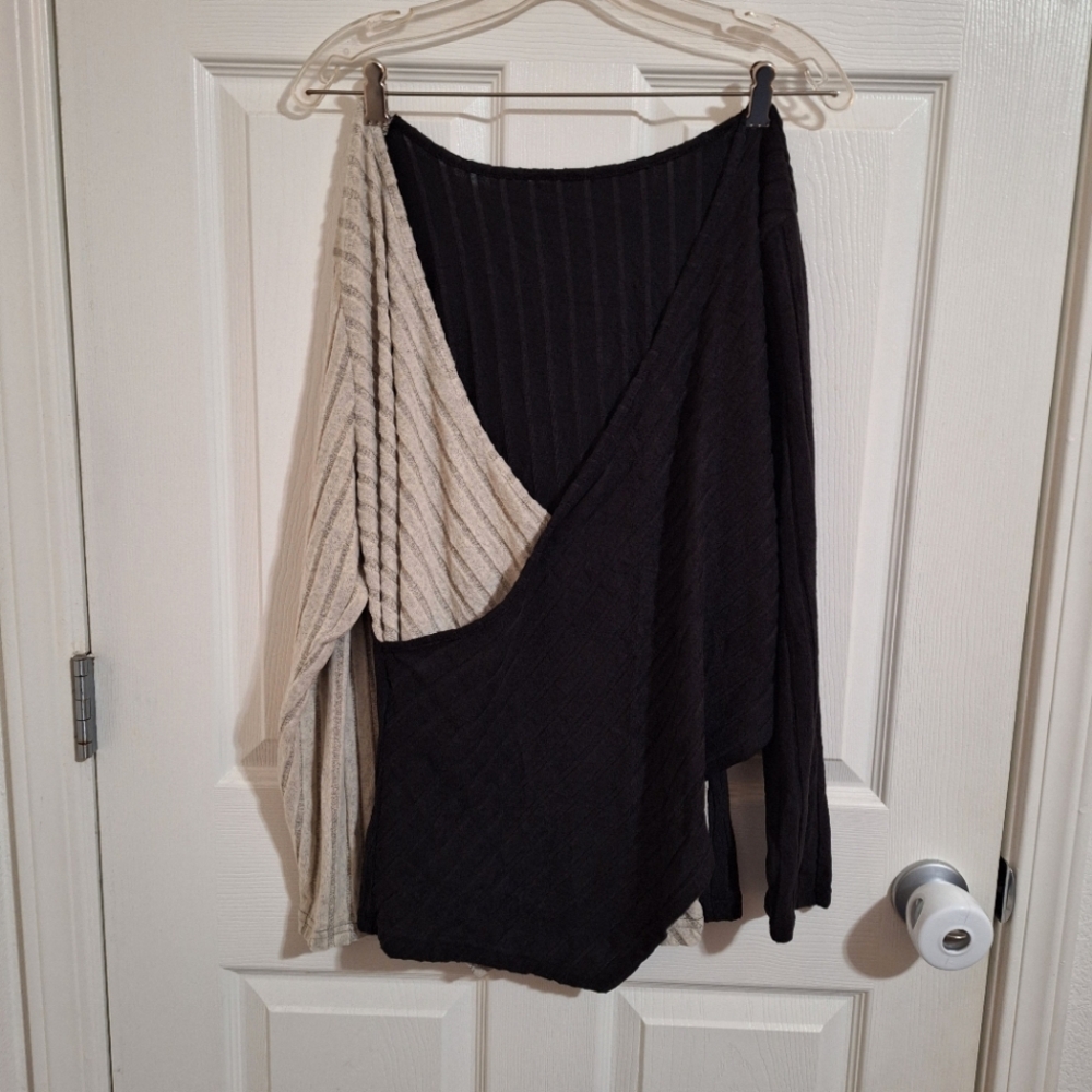 2 color sweater shirt